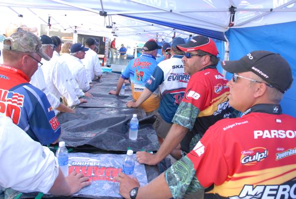 AFD5F0C5-0BE2-41B4-A752-0DFEAF3BC2A9