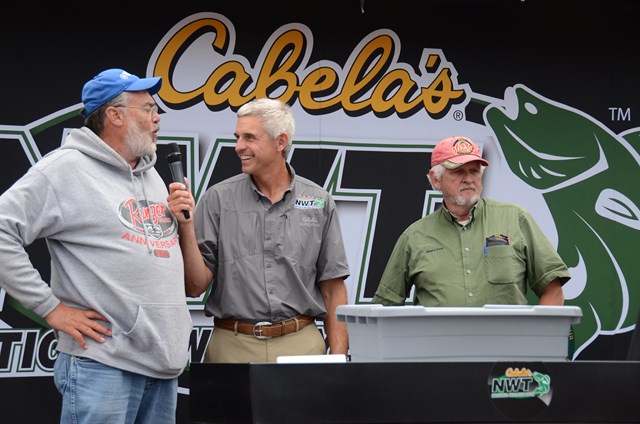 DD6C22B0-95F2-41A6-ADD3-A4484AFD8F56