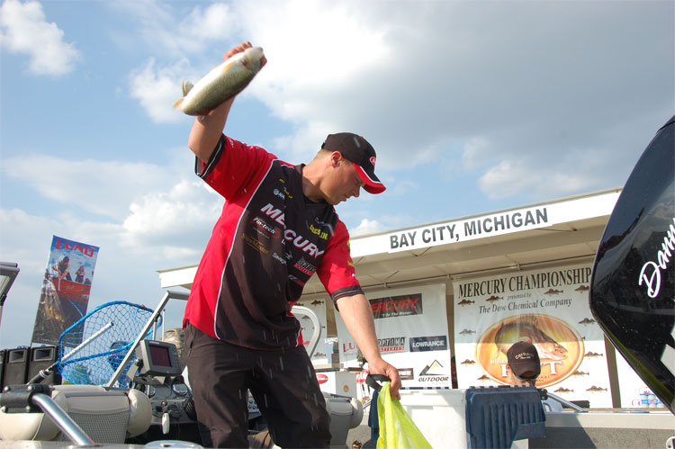 DD88D5F4-AAFF-4EAF-8D72-AEEF59FD8DEB