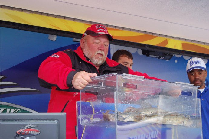 DDEFB0A4-3702-4002-AC4A-2F32834F125B