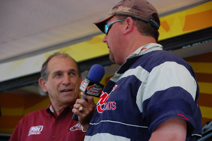 DE0EE76E-1C13-464C-B708-023F82AF2533