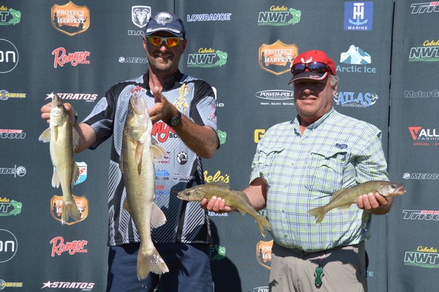 DE21C930-2A8D-4B10-BC4B-45E7BFEF4F3E