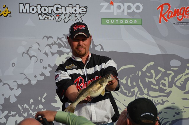 DE556BF8-6817-4E62-9613-CD245AC9F2AA