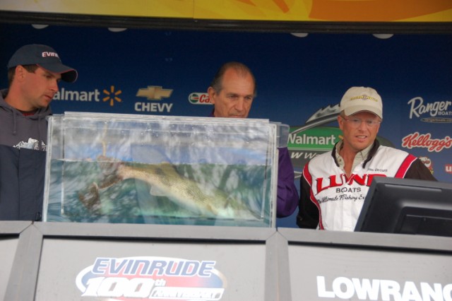 DE8FD007-25E2-4A30-8530-D68DA46BDBE6