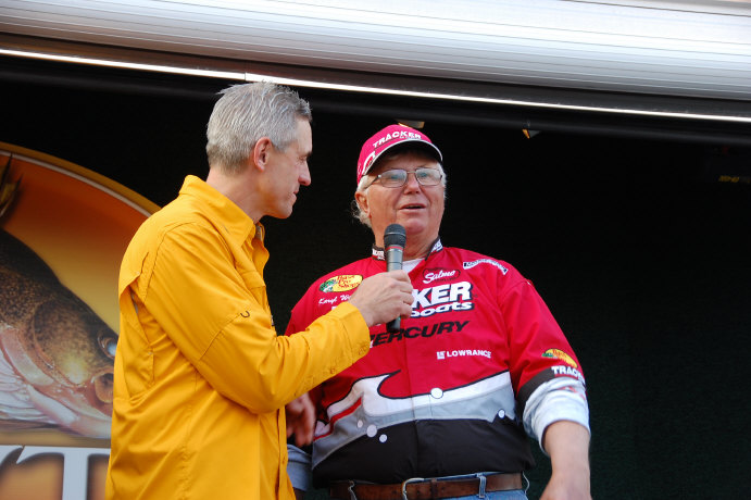 DE9779EE-7722-45D4-9244-24EC3BE87582