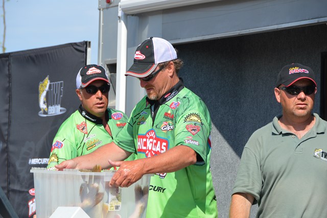 DEF7A165-8105-4C16-BFF3-F47F2A2F7C92