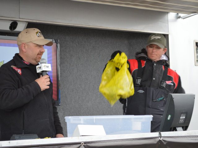 DEFA3D84-8F1C-400E-9AF0-FFC5A5A428E8