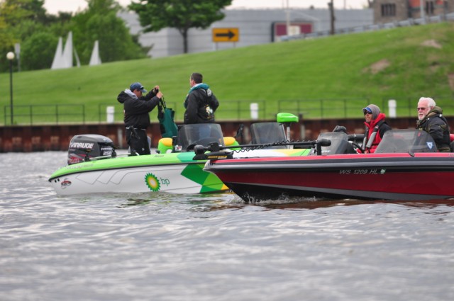 DEFCF661-D36A-4B96-8512-60E8904EF23C