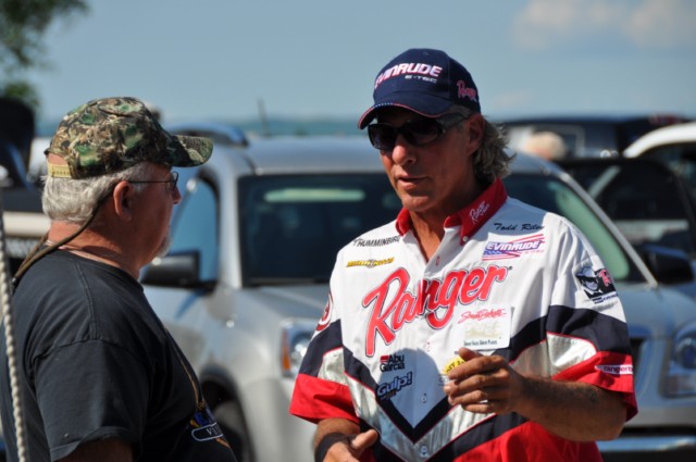 DF9CD486-0CBA-4326-BEB3-0EFA54B06F4C