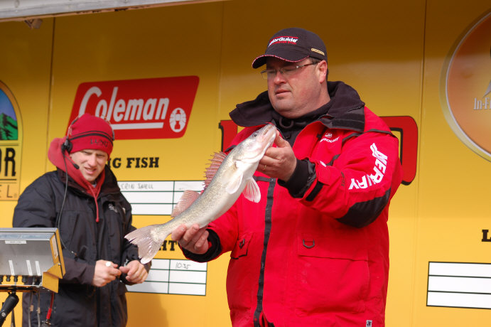 DFB2D8A4-9BDE-4422-9285-BE52669513FA