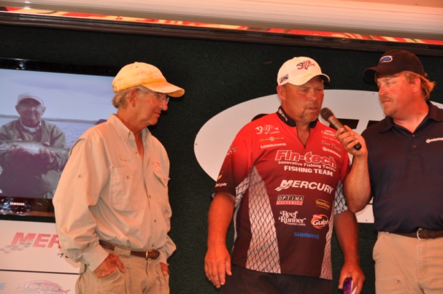 DFCC105D-5D5C-40B4-8911-C11F7875AD25