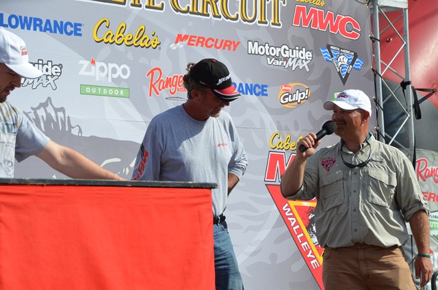 DFCC4C76-F42E-40E0-A7DD-20180B40163A