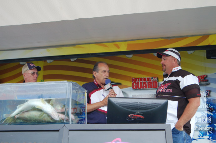 E0733DB6-7AA7-4B52-9B6B-F73DEFF5A3FE