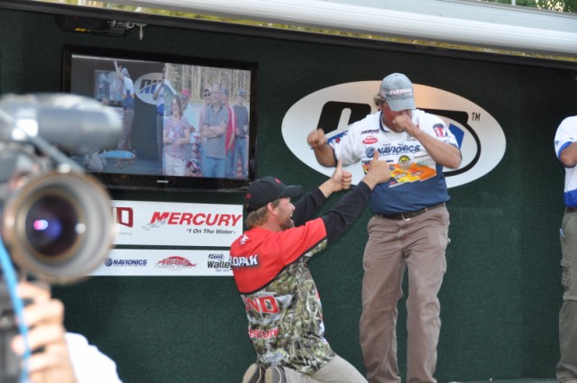 E10D0F25-4AB3-464B-89AF-FDED8F930D48