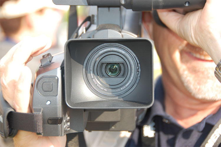 E19FD948-FD1F-4103-9257-04E2A0E08904