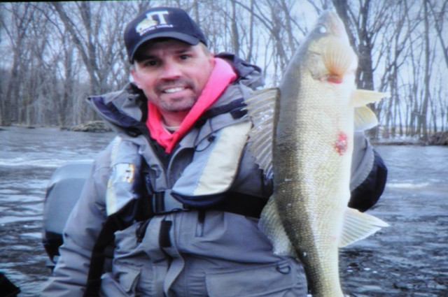 E1D13D30-76FF-439F-9CD3-C593DFD3D658