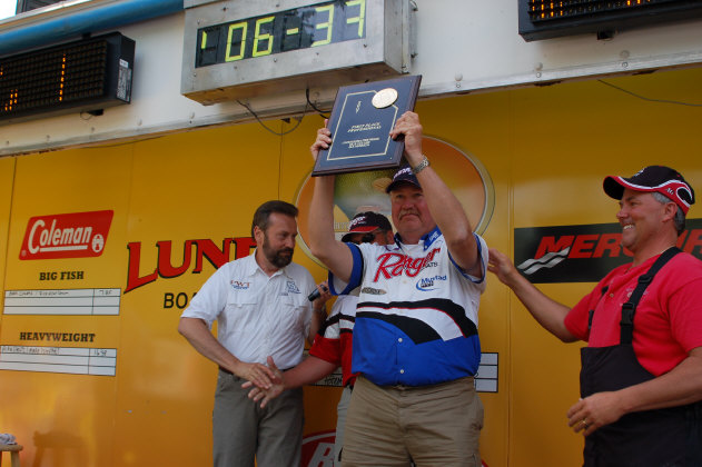 E1ED19CE-FC81-4623-AF61-5FEAF5C1C694