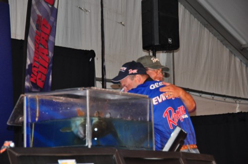 E21DB09E-6A96-4F4D-8C1F-2B6C7A116A12