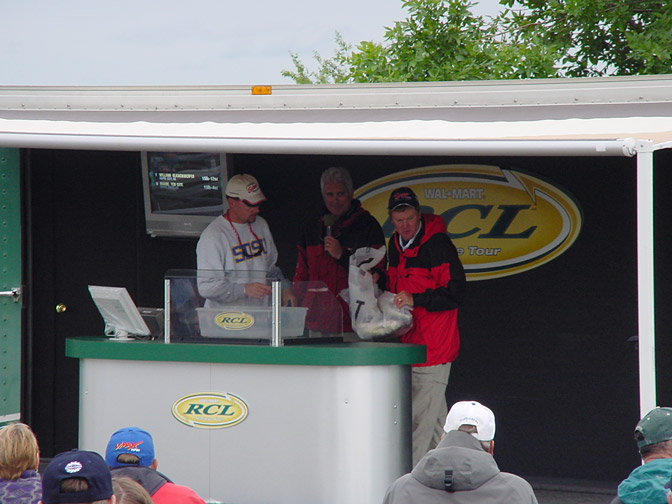 E25C1094-12A2-4FEA-A518-3652DBB65D64