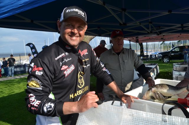 E26984C4-5152-43ED-91AE-B5E9227BBB38