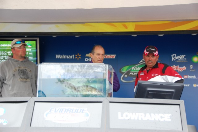 E28D7681-006F-4C21-B0CA-8524ACA43BA3