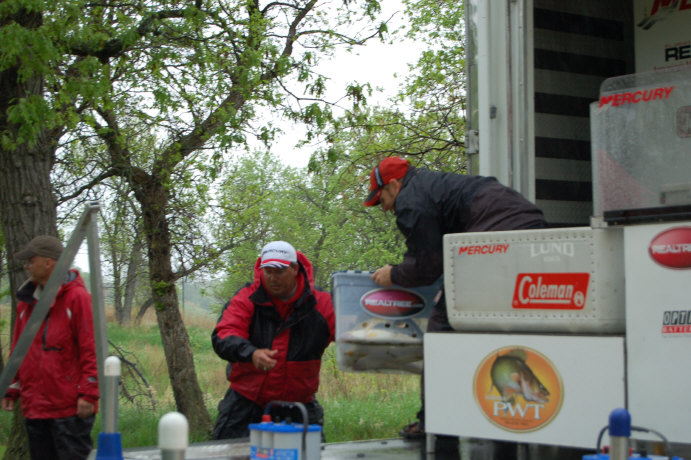 E3430945-7D9E-4F43-B0F9-9F82842BFC77