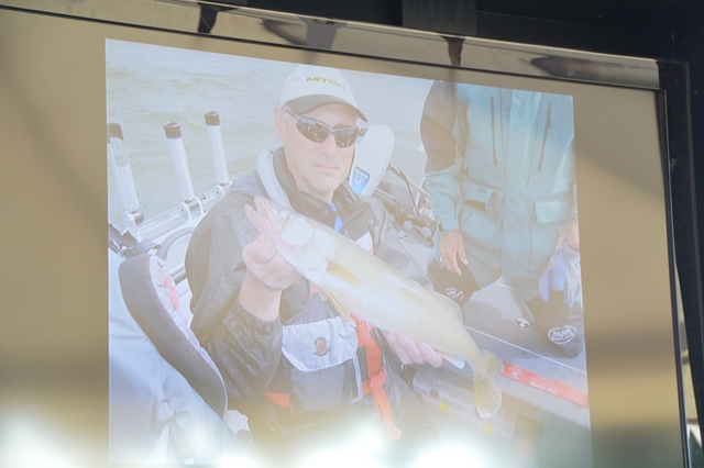 E3495DEA-CFCE-4E6F-996B-EF6056BFF70C