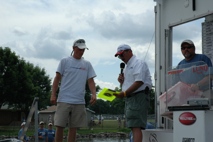 E39D8D9C-5780-4419-B771-29DCC14FA22A