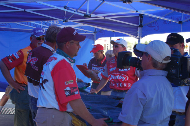 E3A00C09-2099-488E-BE4F-7B9AF3791ECB