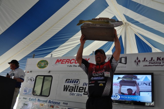 E3B5BC31-C5FB-4FCB-AC4B-8DDEDB5FCBA4