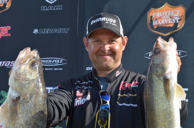 E3E96217-9B3F-4C33-B33E-48835E4C5F57