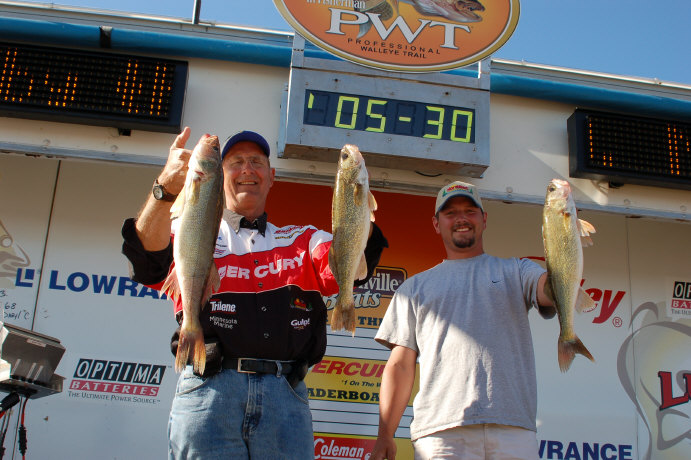 E3F76C02-0FE7-4586-84BA-E277E73B5471