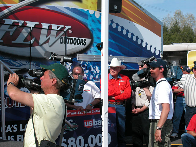 E3FF79FF-702C-4F9B-902E-9C5888A00205