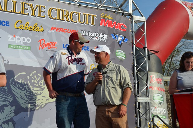 E40A749B-BB6A-48A3-94B8-605D1B771E3D