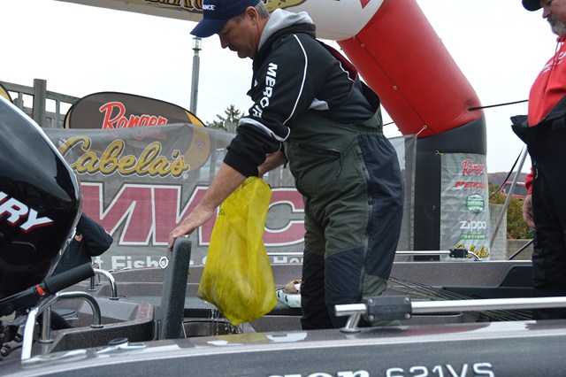 E43BF26E-A8F0-4EB5-8181-467B305FA86E