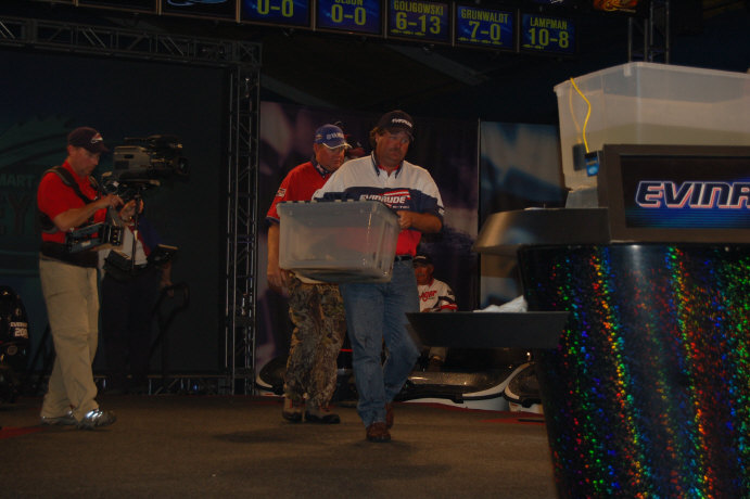 E45F9E28-8526-4B9F-9E06-32AF87350286