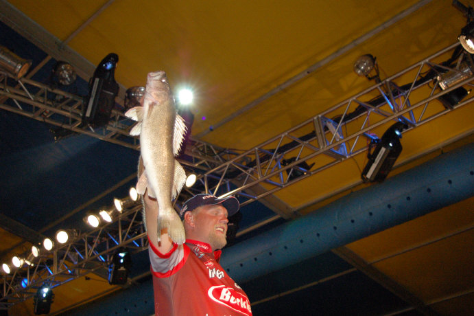 E4840E3B-4D25-4A4C-AC58-45942BC42346