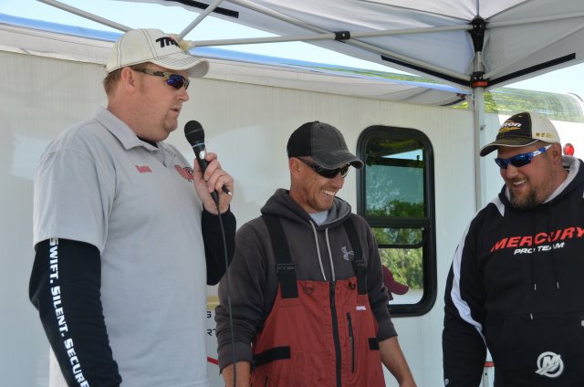 E48FCBDB-F75D-4405-BF46-0D56C4161364