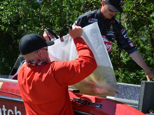 E4E702C8-7123-4EDD-8197-41868C325D82