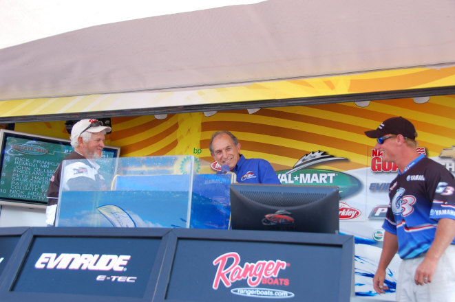 E54CE3F0-D5F6-4DF2-A036-A6281ED5B8FF