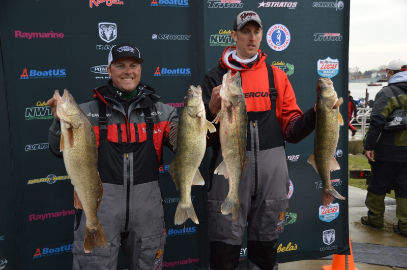 E5563C25-8D03-454C-A74E-86BB96B45FF2