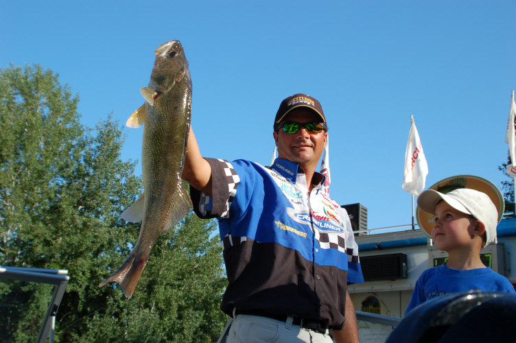 E56EFB05-6EC5-4BC4-A51A-1753E234A34C