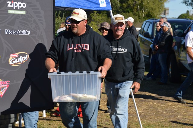 E585C65C-AAB1-4AF5-9EB4-5EB58F89D32B