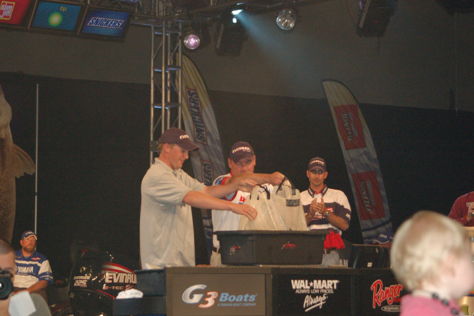 E6176CBA-1D55-4A28-861F-CE3B4023F8CD