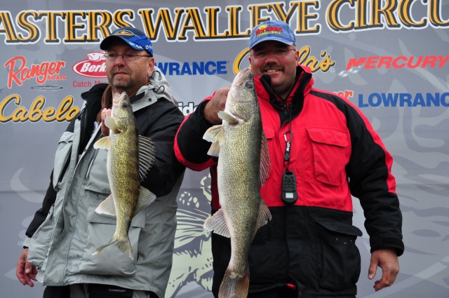 E61EECF1-4D71-4F2D-8D0C-1CE10D97B5F6