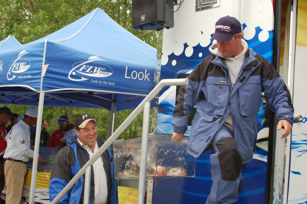 E6490C42-5BBC-4F99-8DB8-1964943AC6E8