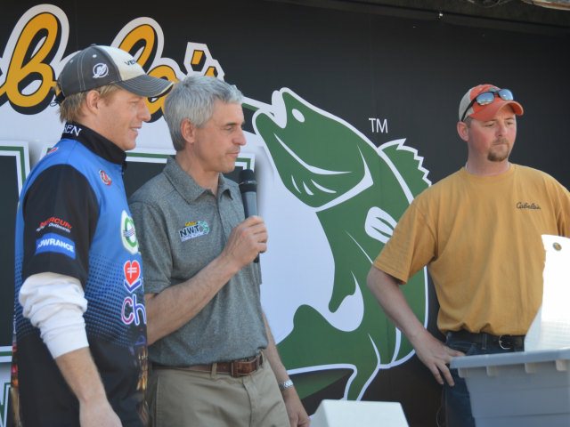 E65D96F1-856F-4F01-B233-A59373FAD9E1