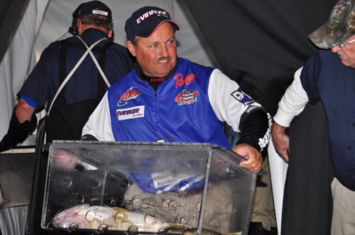 E684B621-8CB1-471A-AF55-245DD1E7AB0E