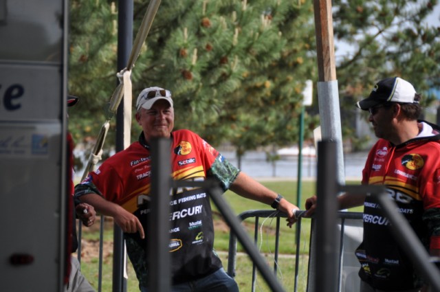 E69C9476-9A04-4C02-B2F7-B38BE0DD1D1E