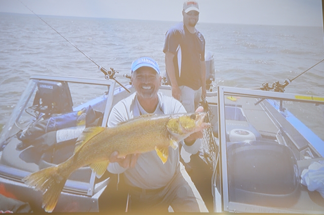 E6E57E8B-AF70-42AE-8709-EBB2665C9A7A